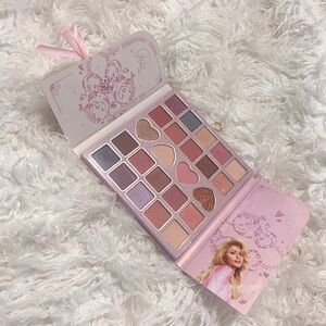 Paris Hilton Eyeshadow Palette